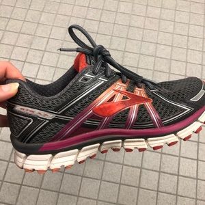 Brooks Adrenaline GTS 17 Running Shoe